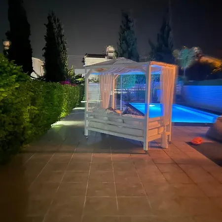 Ithakis * Protaras